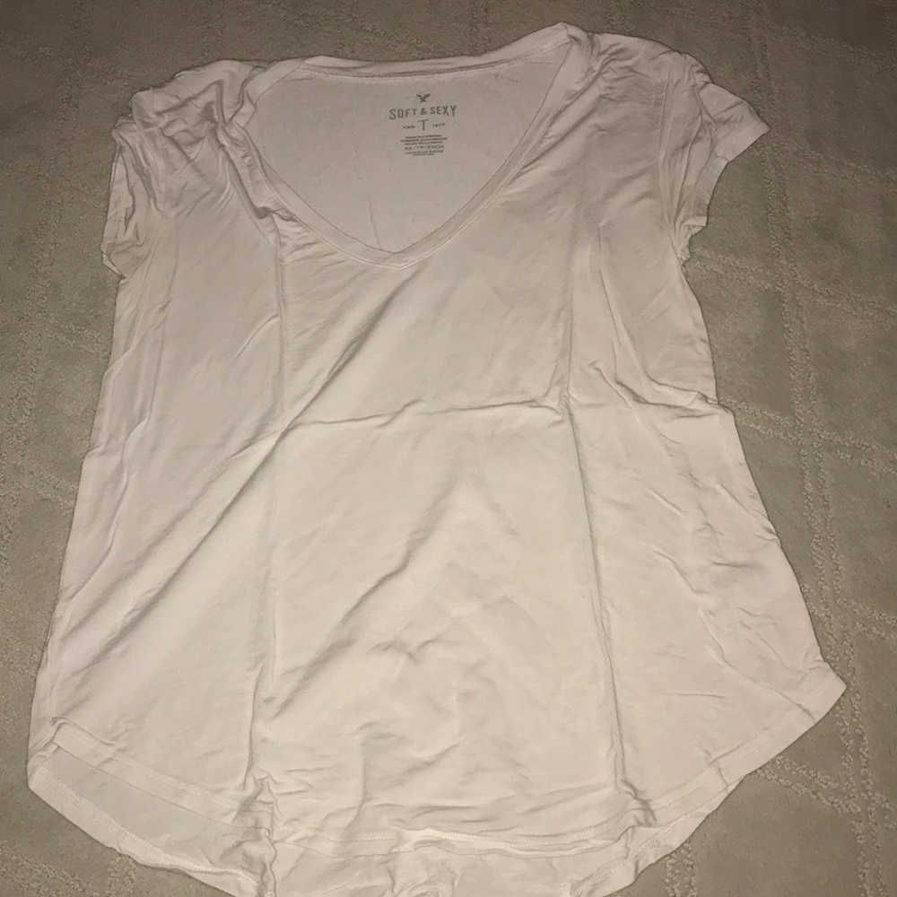 basic white v neck tee